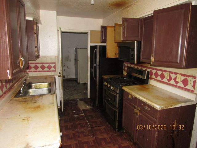 6451 MOONHILL Drive, Dallas, TX 75241