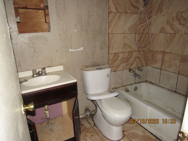 6451 MOONHILL Drive, Dallas, TX 75241