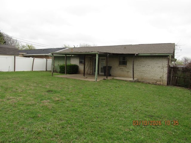 6451 MOONHILL Drive, Dallas, TX 75241