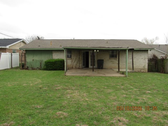 6451 MOONHILL Drive, Dallas, TX 75241