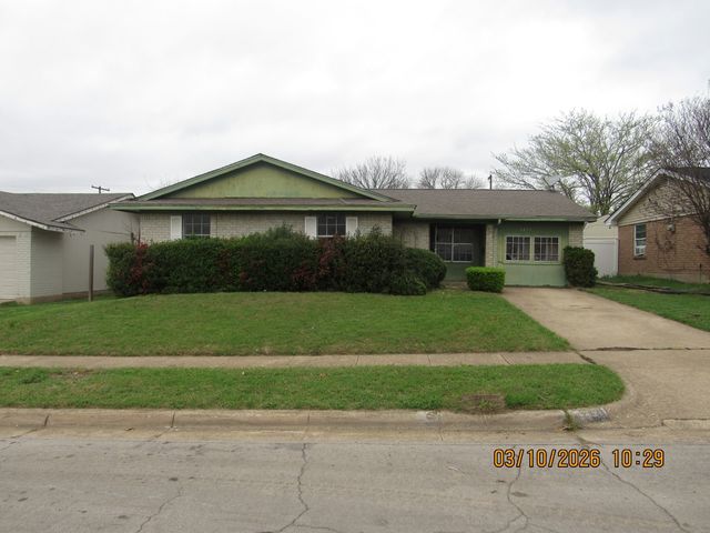 6451 MOONHILL Drive, Dallas, TX 75241