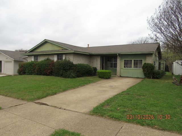 6451 MOONHILL Drive, Dallas, TX 75241