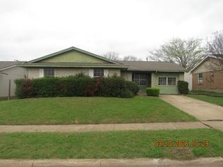 6451 MOONHILL Drive, Dallas, TX 75241