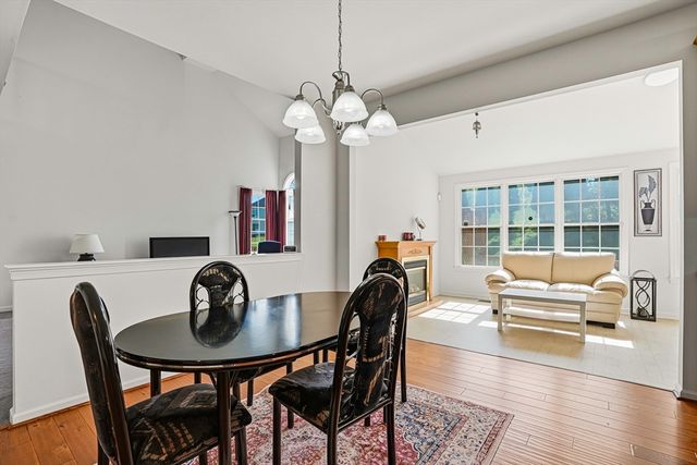 34 Hemingway St, Shrewsbury, MA 01545