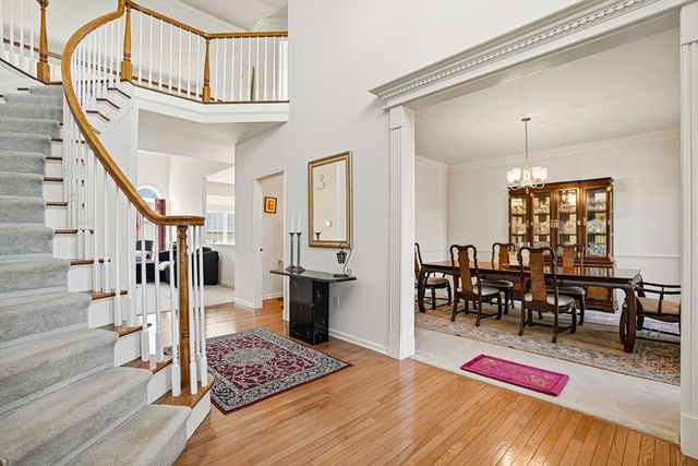 34 Hemingway St, Shrewsbury, MA 01545