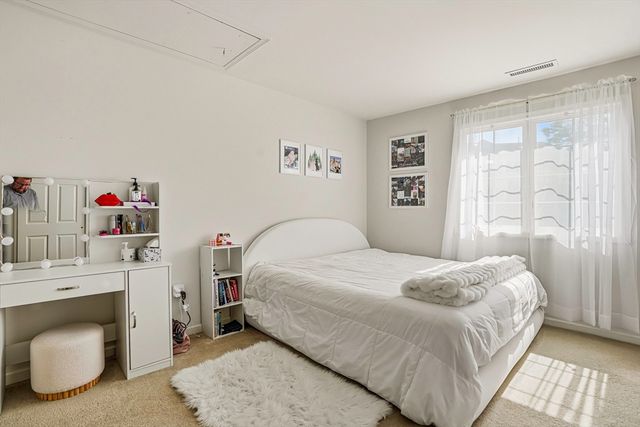 34 Hemingway St, Shrewsbury, MA 01545