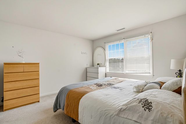34 Hemingway St, Shrewsbury, MA 01545