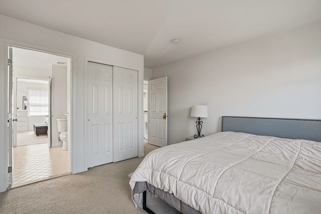 34 Hemingway St, Shrewsbury, MA 01545