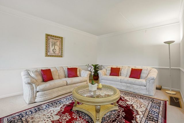 34 Hemingway St, Shrewsbury, MA 01545