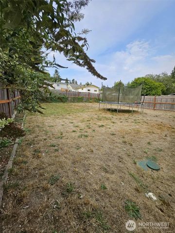 3016 E 19th Street, Bremerton, WA 98310