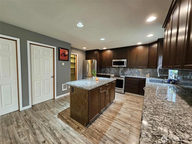 3016 E 19th Street, Bremerton, WA 98310