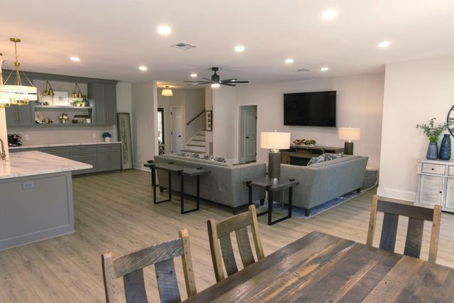 9 Kings Creek Drive, Houston, TX 77339