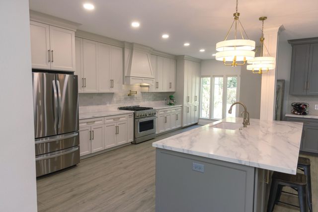 9 Kings Creek Drive, Houston, TX 77339