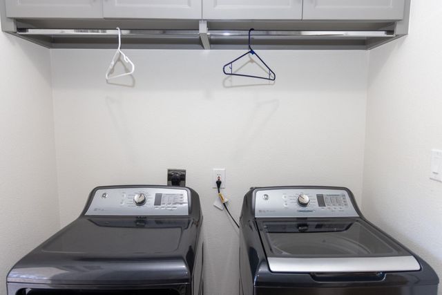 9 Kings Creek Drive, Houston, TX 77339