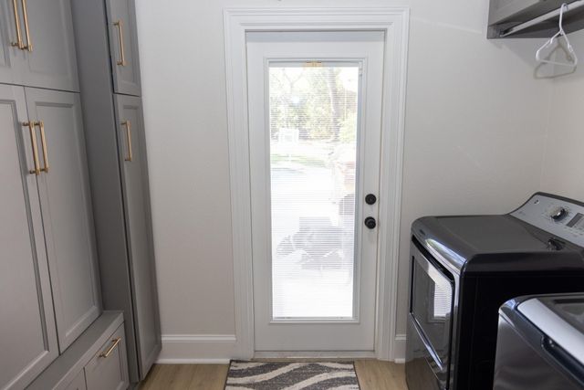 9 Kings Creek Drive, Houston, TX 77339