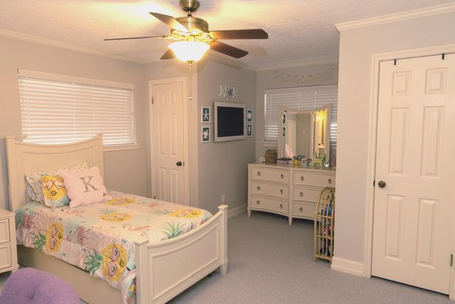 9 Kings Creek Drive, Houston, TX 77339