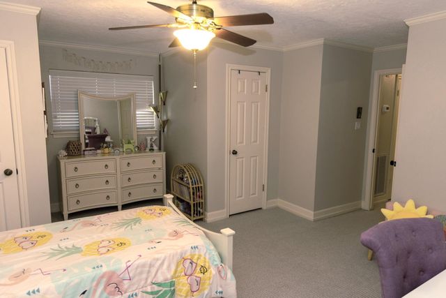 9 Kings Creek Drive, Houston, TX 77339