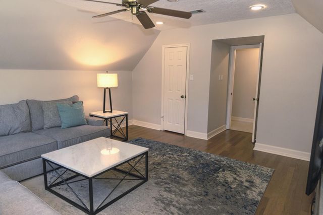 9 Kings Creek Drive, Houston, TX 77339