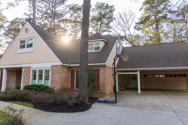 9 Kings Creek Drive, Houston, TX 77339