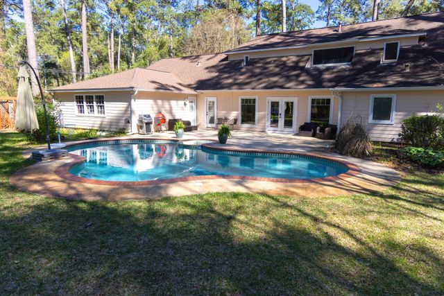 9 Kings Creek Drive, Houston, TX 77339