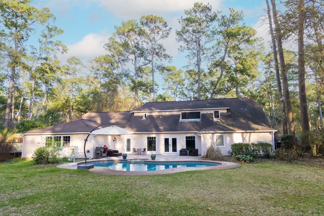 9 Kings Creek Drive, Houston, TX 77339