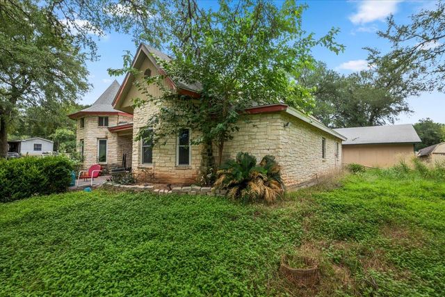 112 Rock Point DR, Del Valle, TX 78617