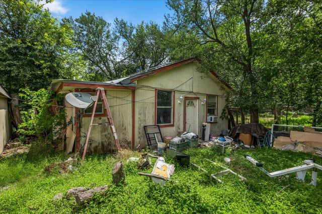112 Rock Point DR, Del Valle, TX 78617