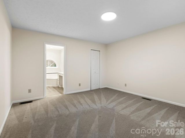 44 Leisure Mountain Road, Asheville, NC 28804