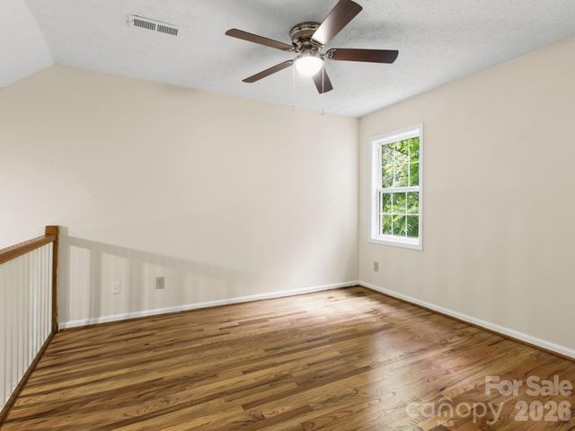 44 Leisure Mountain Road, Asheville, NC 28804