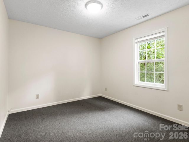 44 Leisure Mountain Road, Asheville, NC 28804