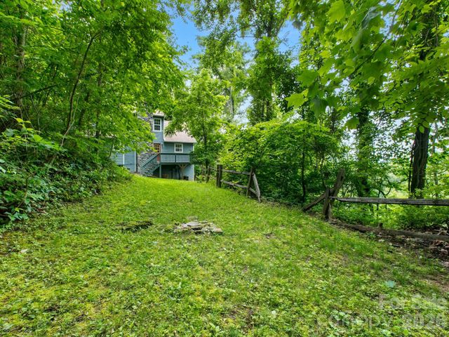 44 Leisure Mountain Road, Asheville, NC 28804