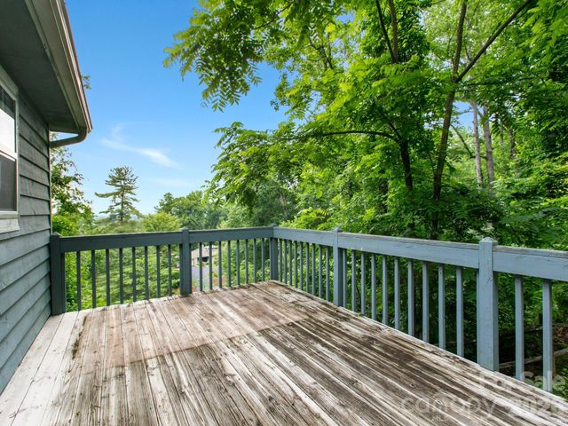 44 Leisure Mountain Road, Asheville, NC 28804
