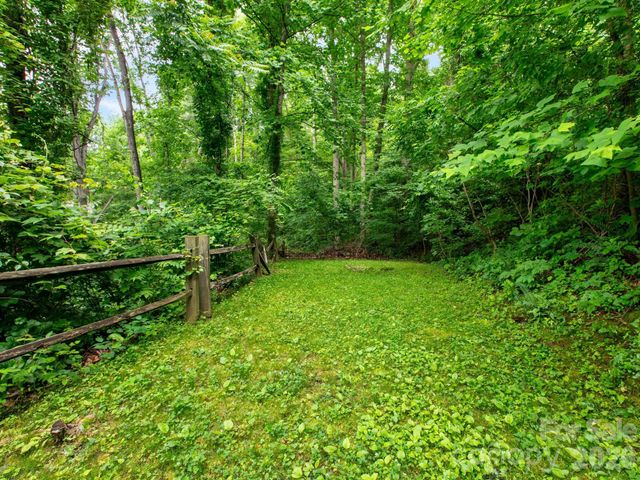 44 Leisure Mountain Road, Asheville, NC 28804