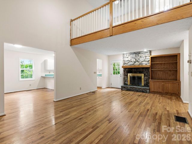 44 Leisure Mountain Road, Asheville, NC 28804