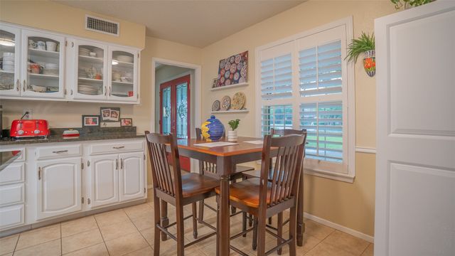 7513 Ravenswood Road, Granbury, TX 76049