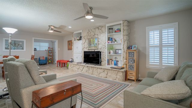 7513 Ravenswood Road, Granbury, TX 76049