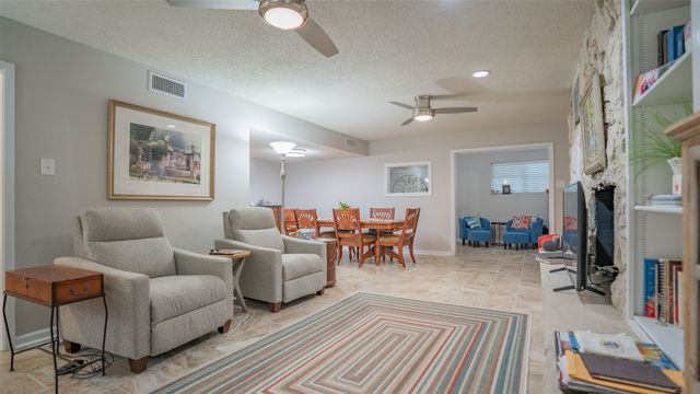 7513 Ravenswood Road, Granbury, TX 76049