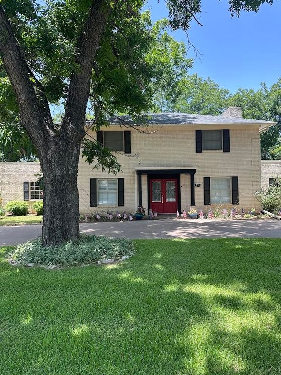 7513 Ravenswood Road, Granbury, TX 76049