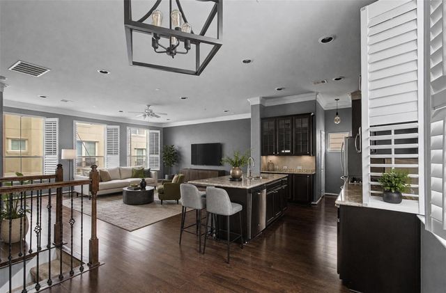 6363 Fairdale Lane H, Houston, TX 77057