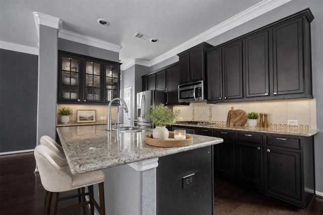 6363 Fairdale Lane H, Houston, TX 77057
