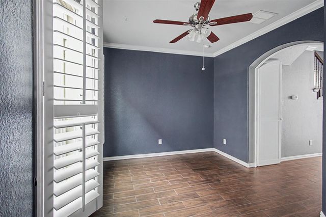 6363 Fairdale Lane H, Houston, TX 77057