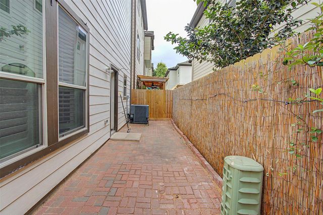 6363 Fairdale Lane H, Houston, TX 77057