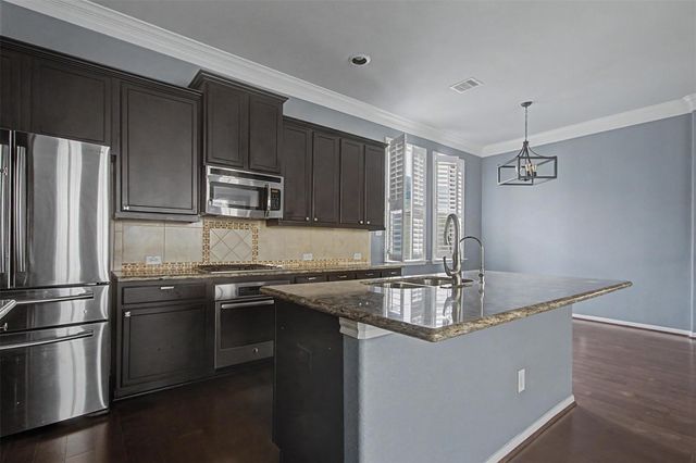 6363 Fairdale Lane H, Houston, TX 77057