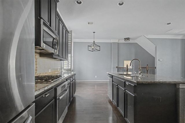 6363 Fairdale Lane H, Houston, TX 77057