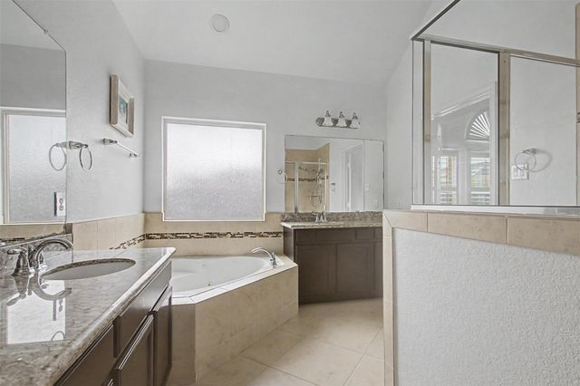 6363 Fairdale Lane H, Houston, TX 77057