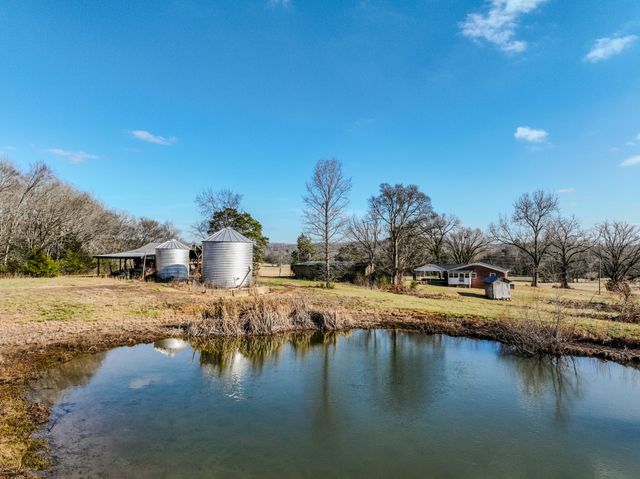 5026 Tinin Rd, Clifton, TN 38425