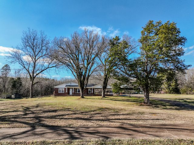 5026 Tinin Rd, Clifton, TN 38425