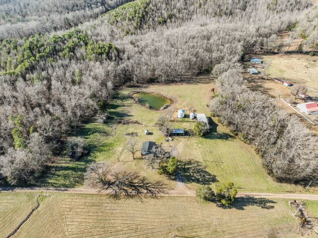 5026 Tinin Rd, Clifton, TN 38425