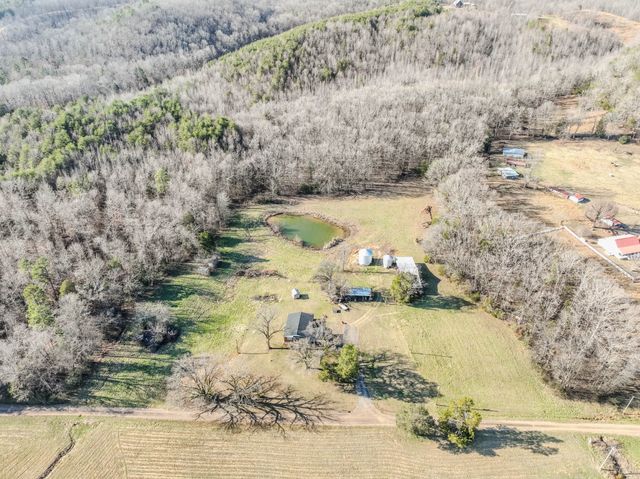 5026 Tinin Rd, Clifton, TN 38425