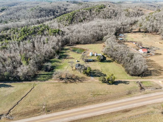 5026 Tinin Rd, Clifton, TN 38425